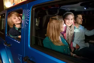 family on a smoky mountain jeep rental tour
