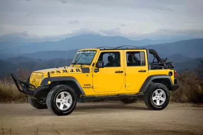 yellow jeep smoky mountains