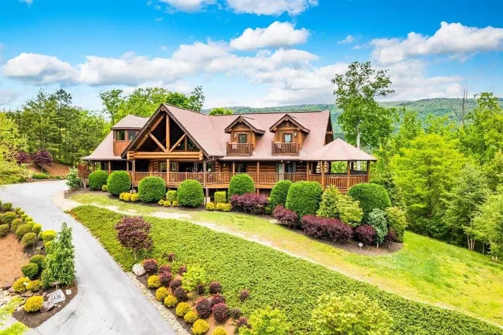 cabin-in-the-smoky-mountains