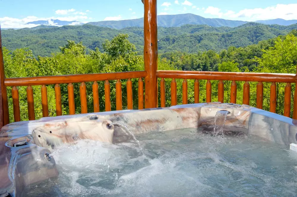 hot tub in the Smoky Mountains