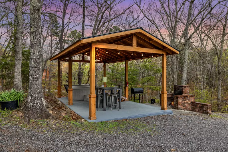 Bluff Mountain Bungalow