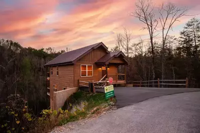 pet friendly cabins in Sevierville pigeon forge and gatlinburg