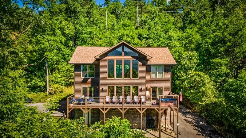 large cabin rentals gatlinburg