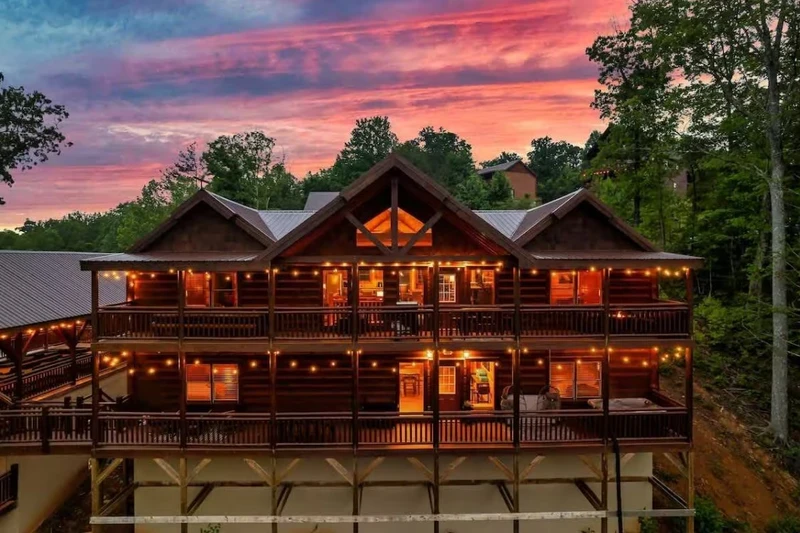 Smoky Summit Lodge